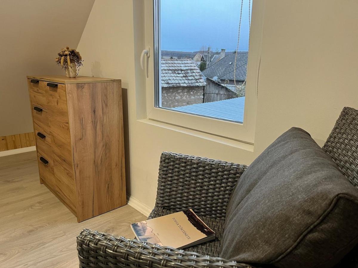 Appartement Tejfeles Vendeghaz à Porva Extérieur photo